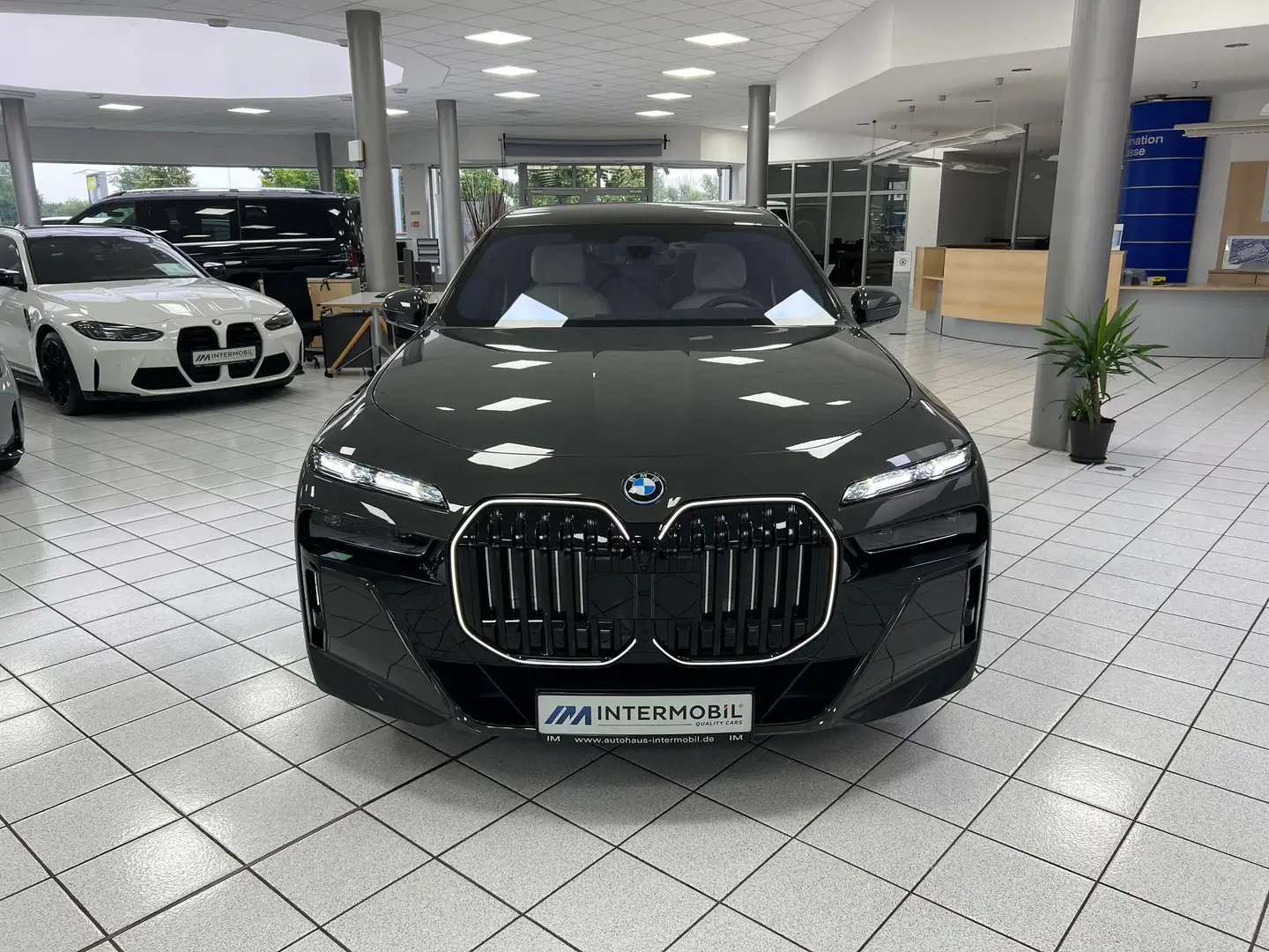 BMW i7 xD60 M-Sport*KRISTALL*A-TÜR*THEATRE*SOFT*B&W* Gris - 2