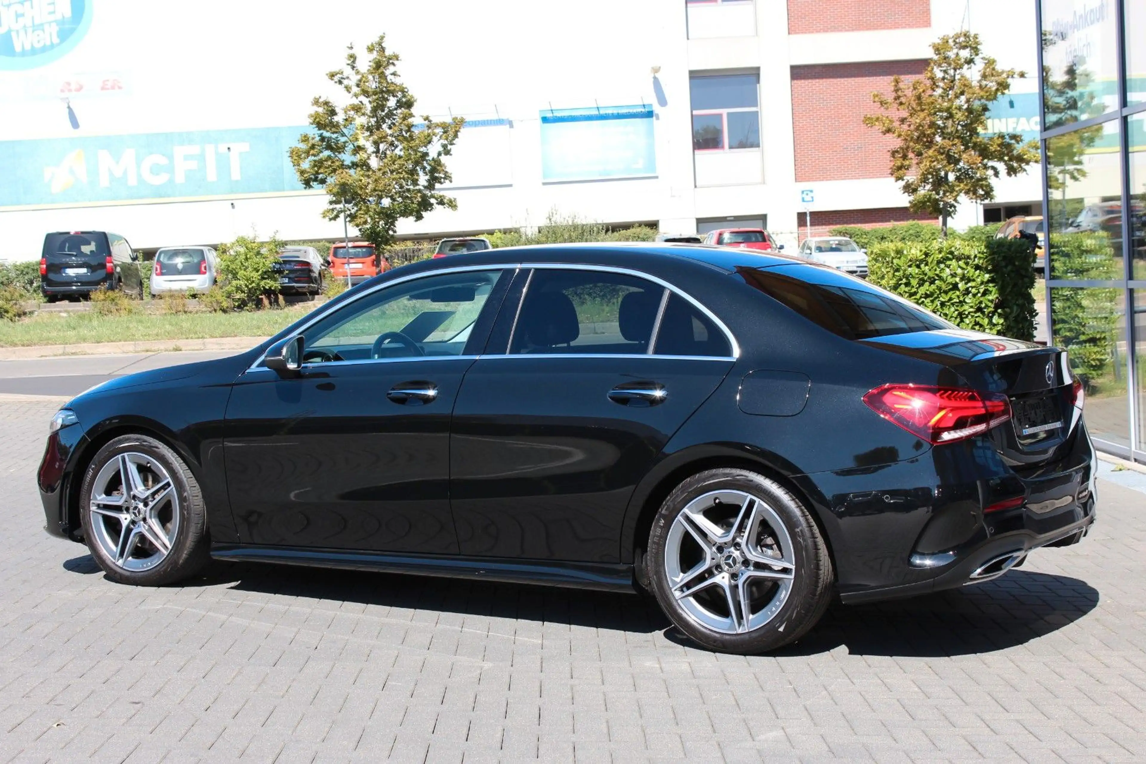 Mercedes-Benz A 220 d 4-M Limo AMG-Line Distr. Wide LED RFK — photo 5