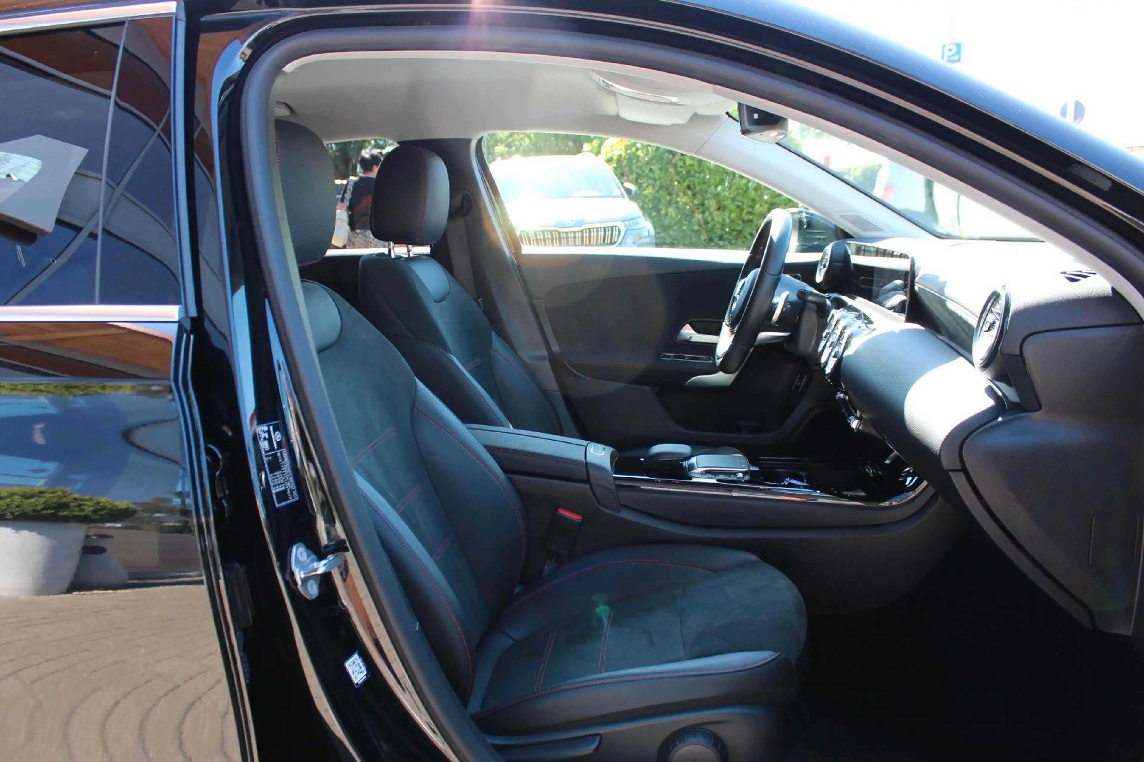 Mercedes-Benz A 220 d 4-M Limo AMG-Line Distr. Wide LED RFK — photo 10