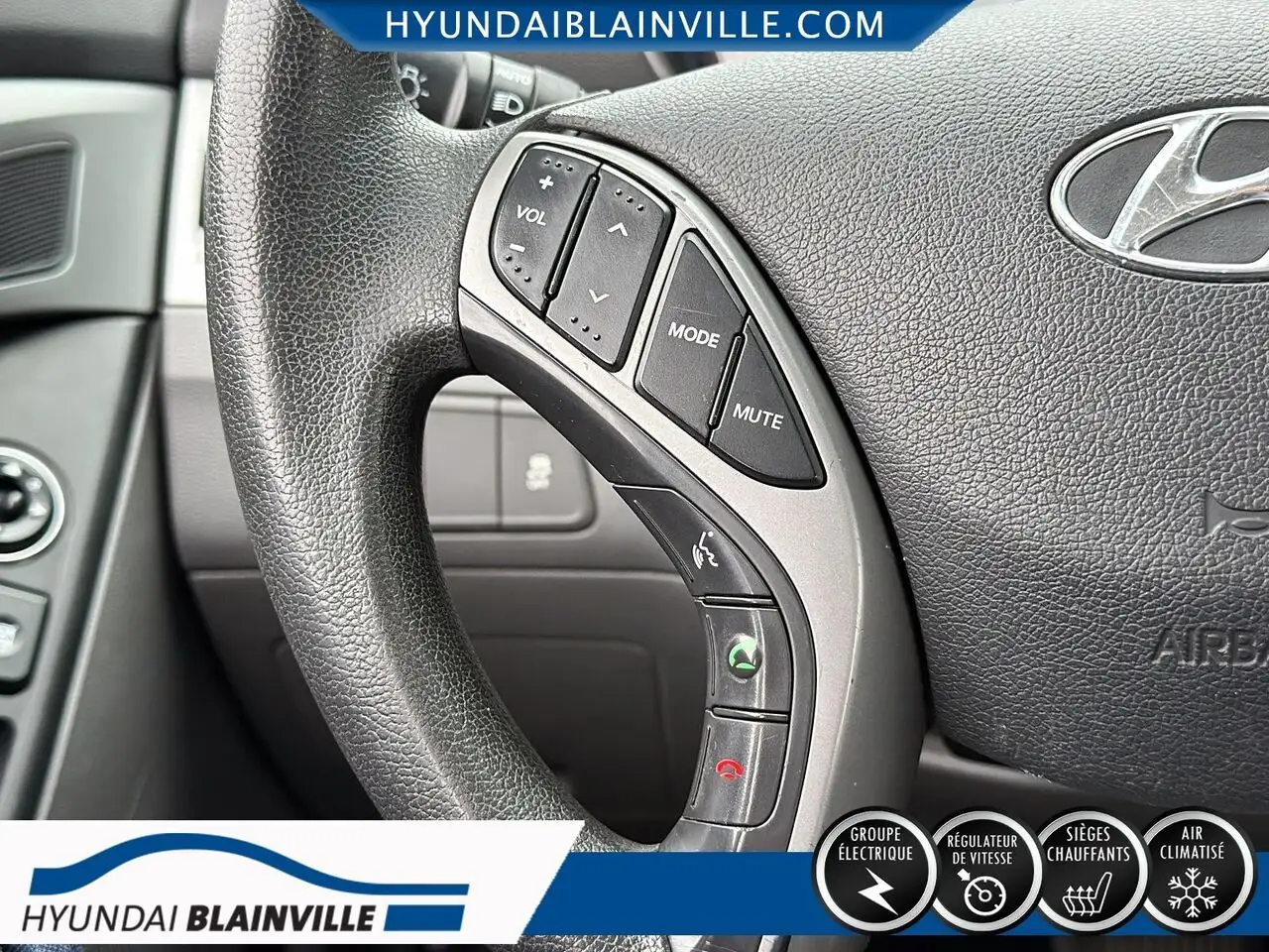 Hyundai ELANTRA снимка Hyundai ELANTRA