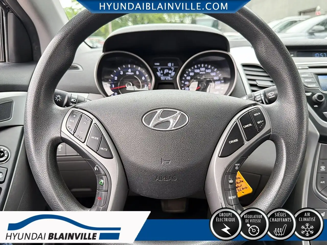 Hyundai ELANTRA снимка Hyundai ELANTRA