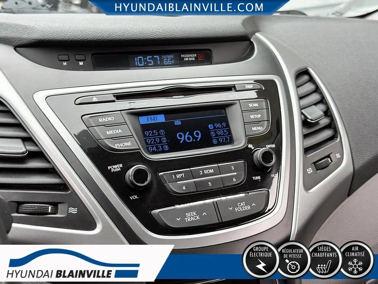 Hyundai ELANTRA снимка Hyundai ELANTRA