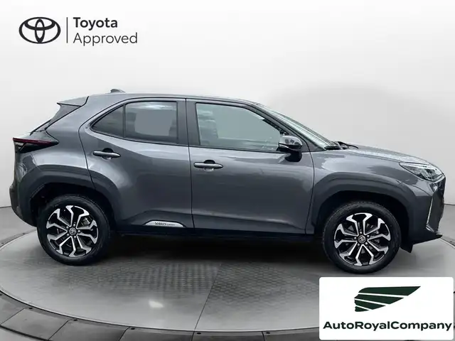 Toyota Yaris Cross view 8