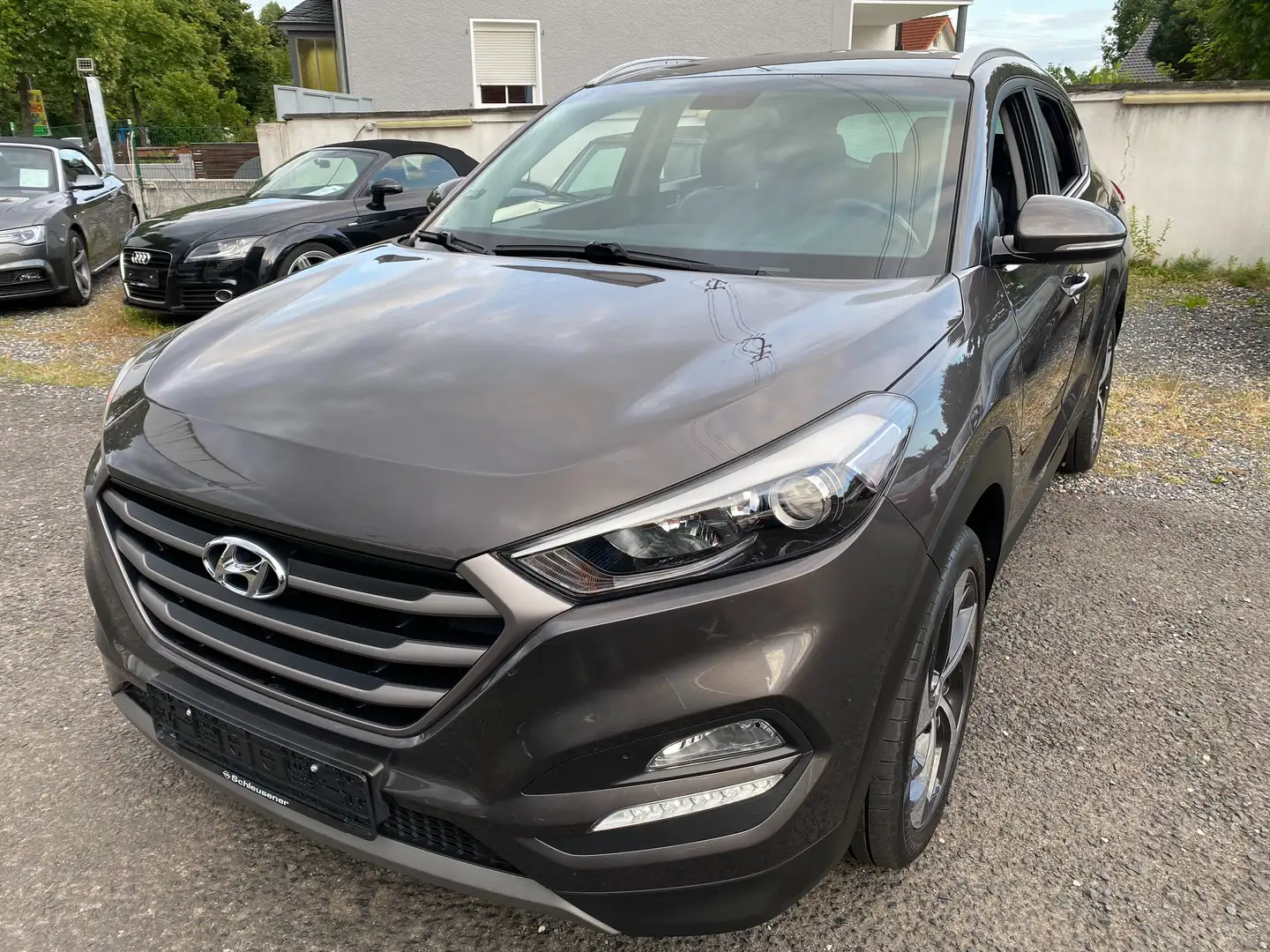 Hyundai TUCSON Trend 2WD Automatik Nur 80000KM Gris - 1