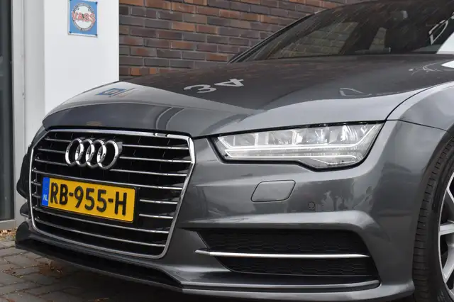 Audi A7 view 11