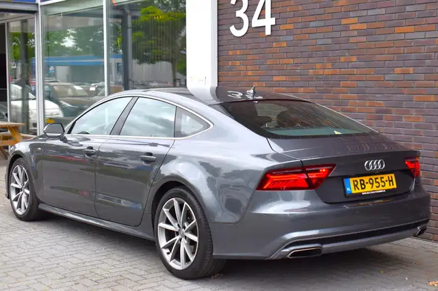 Audi A7 view 3