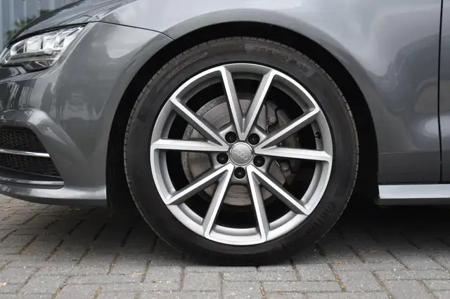 Audi A7 view 12