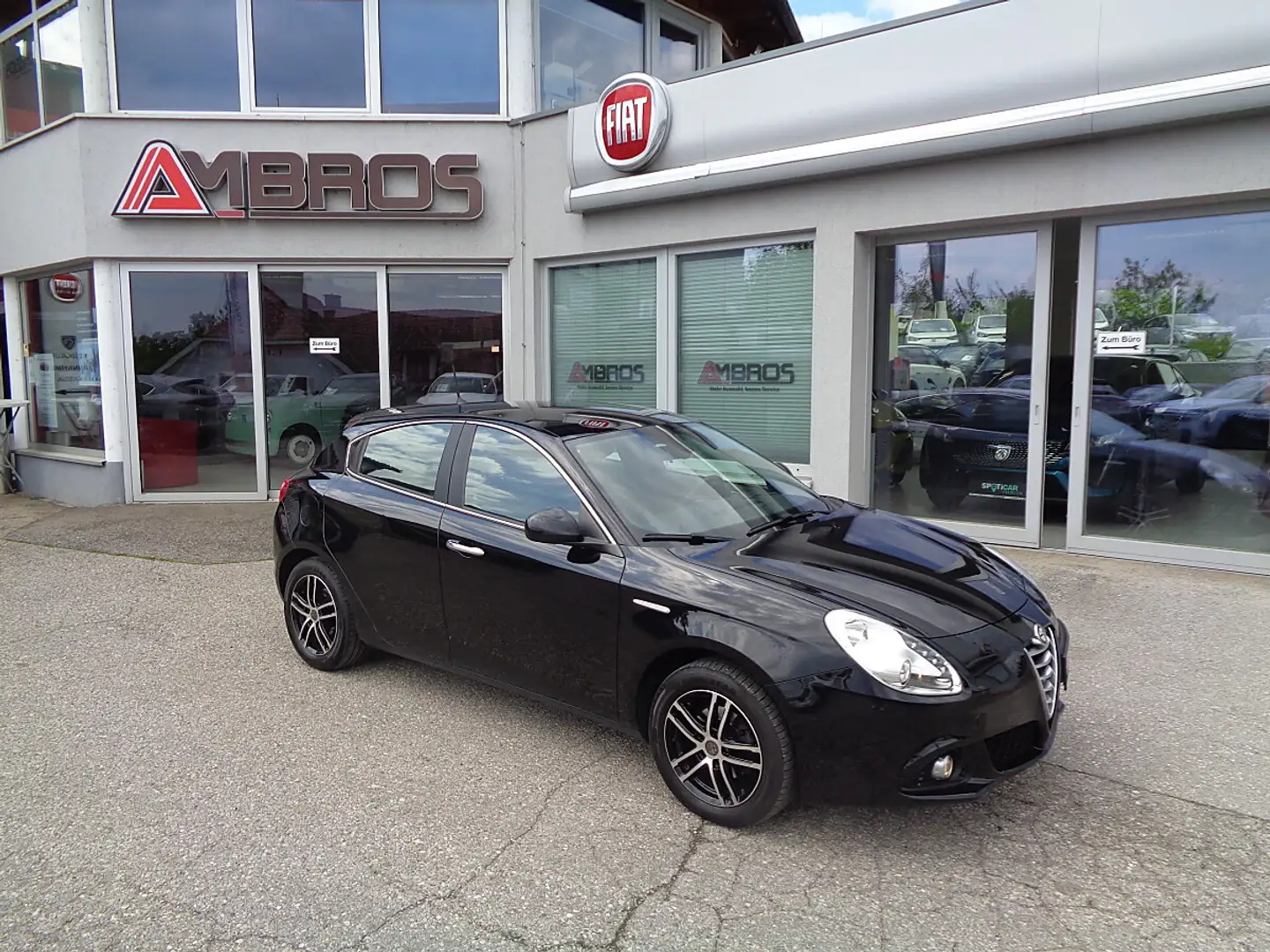Alfa Romeo Giulietta Distinctive 1,4 TB Schwarz - 1