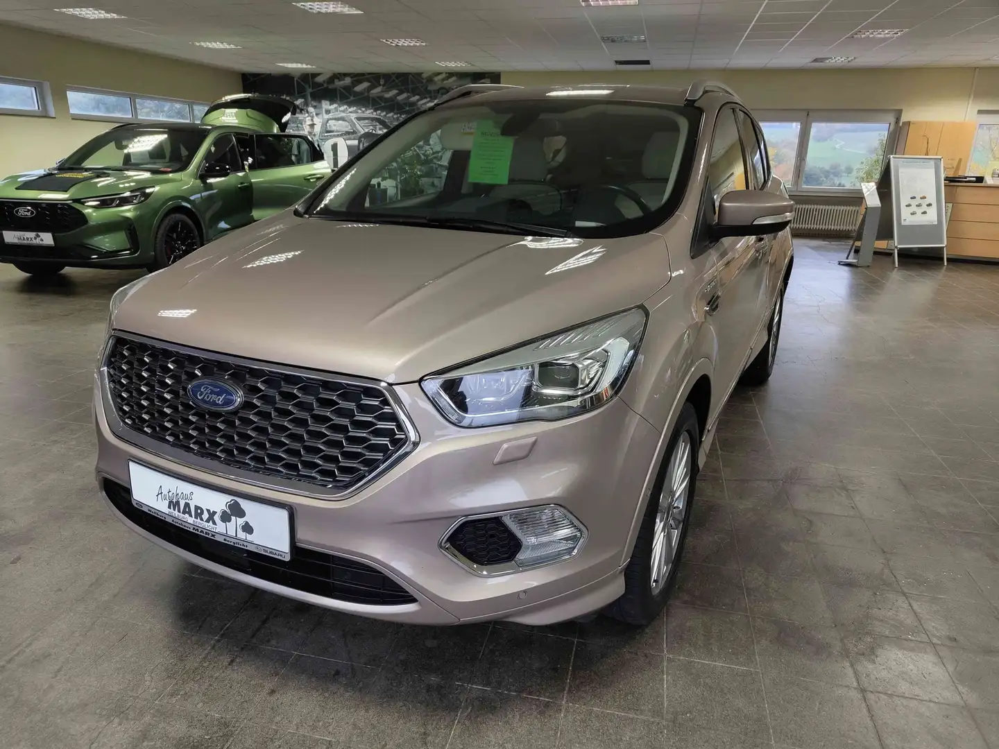 Ford Kuga Vignale Automatik/AHK Grau - 1
