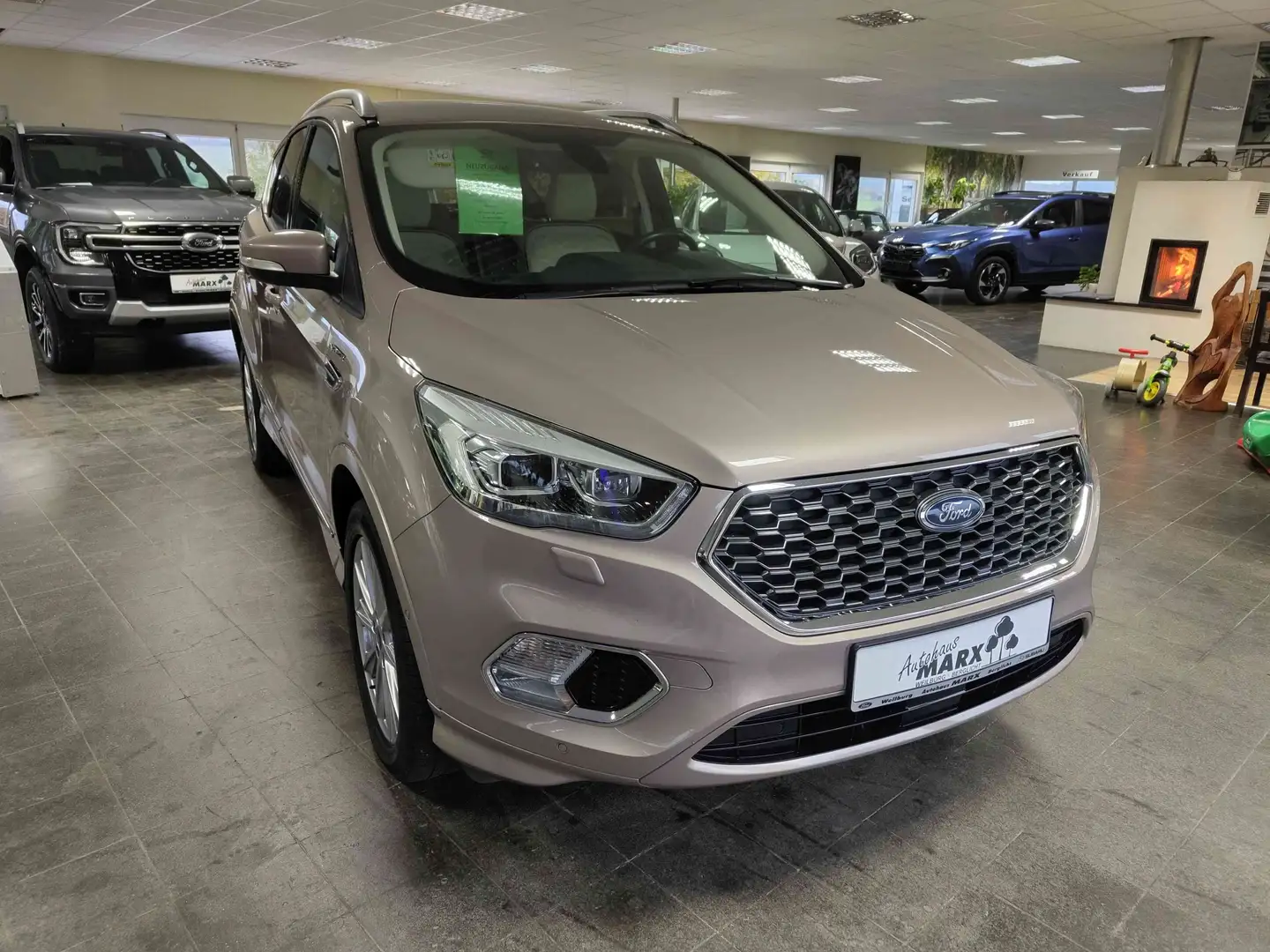 Ford Kuga Vignale Automatik/AHK Grau - 2