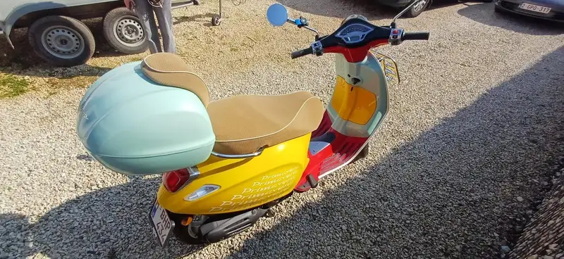 Vespa Primavera 125 - foto 3