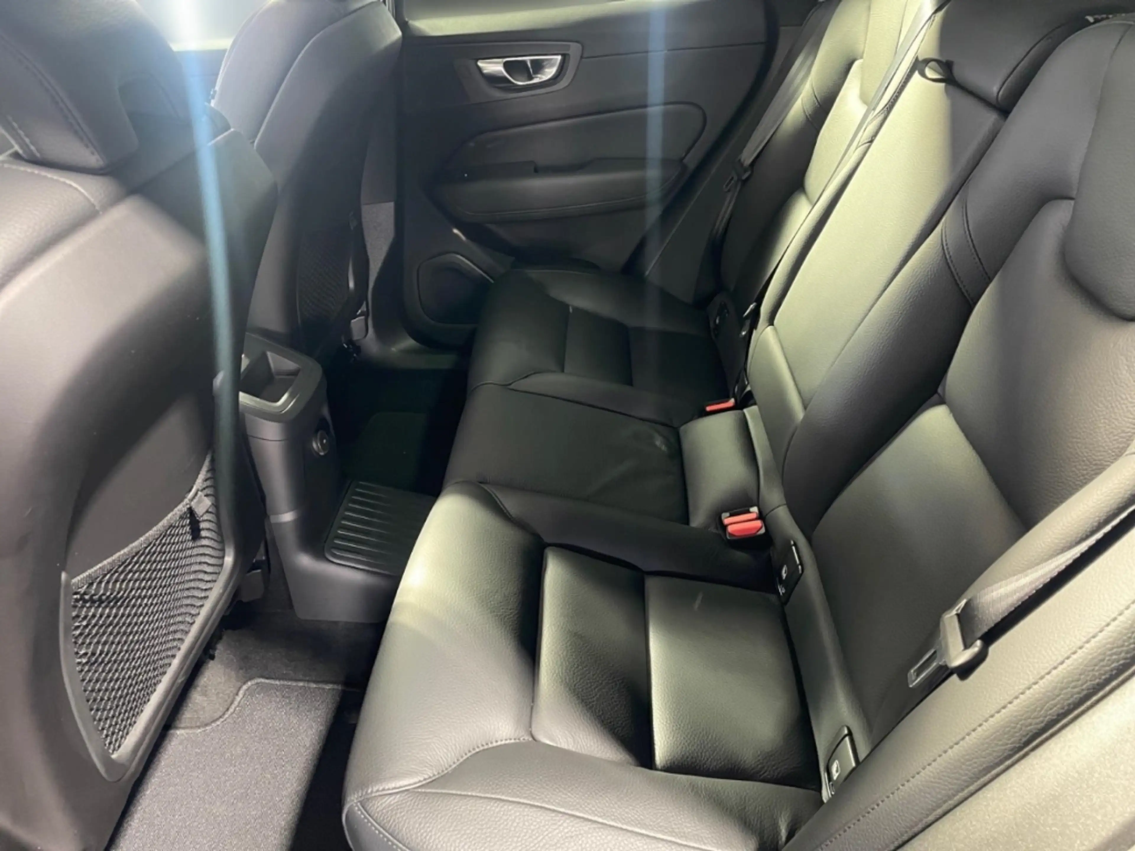 Volvo XC60 T6 AWD Plus Dark Pano 360Grad 21Zoll Head-Up — photo 11