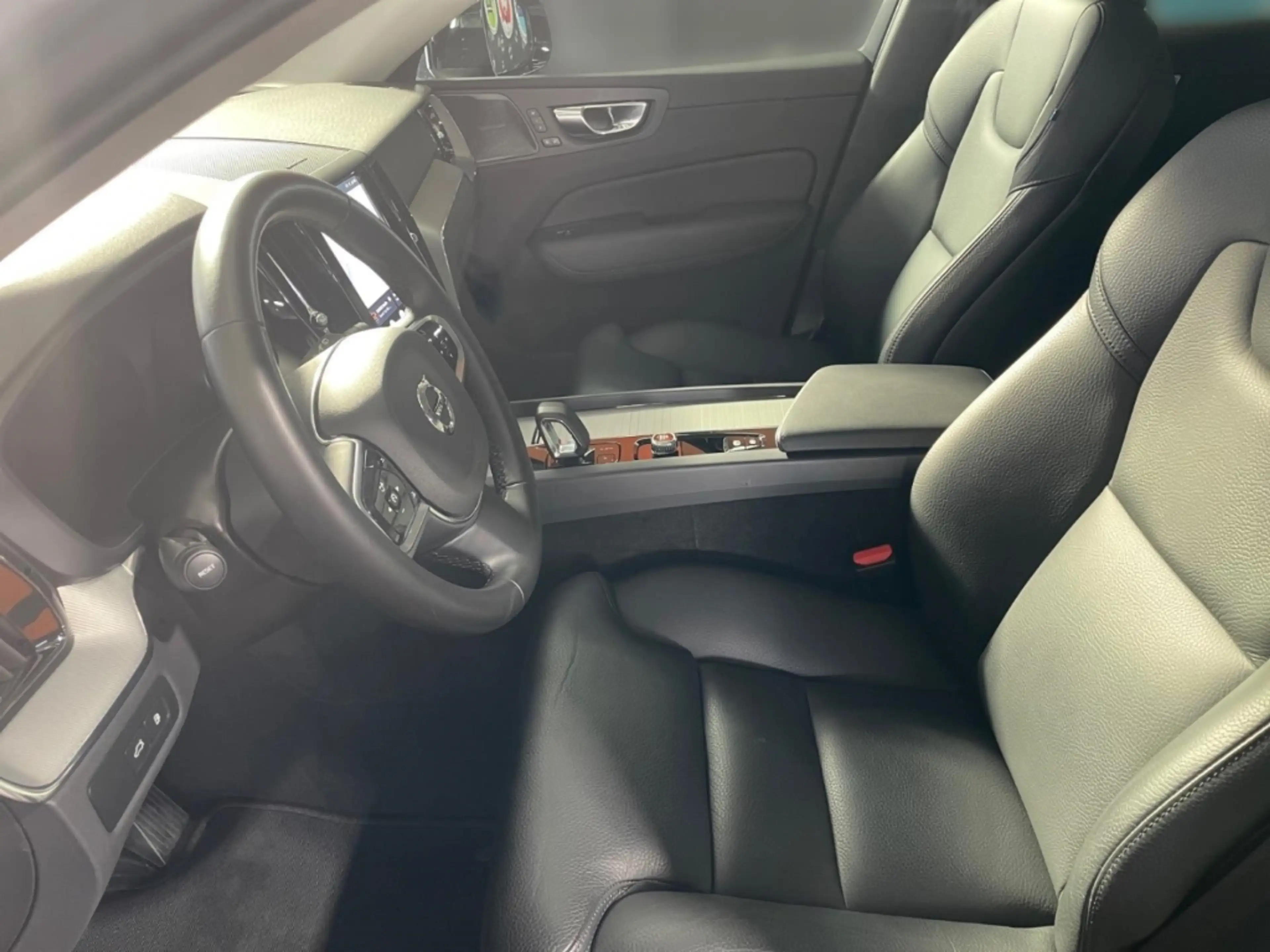 Volvo XC60 T6 AWD Plus Dark Pano 360Grad 21Zoll Head-Up — photo 7