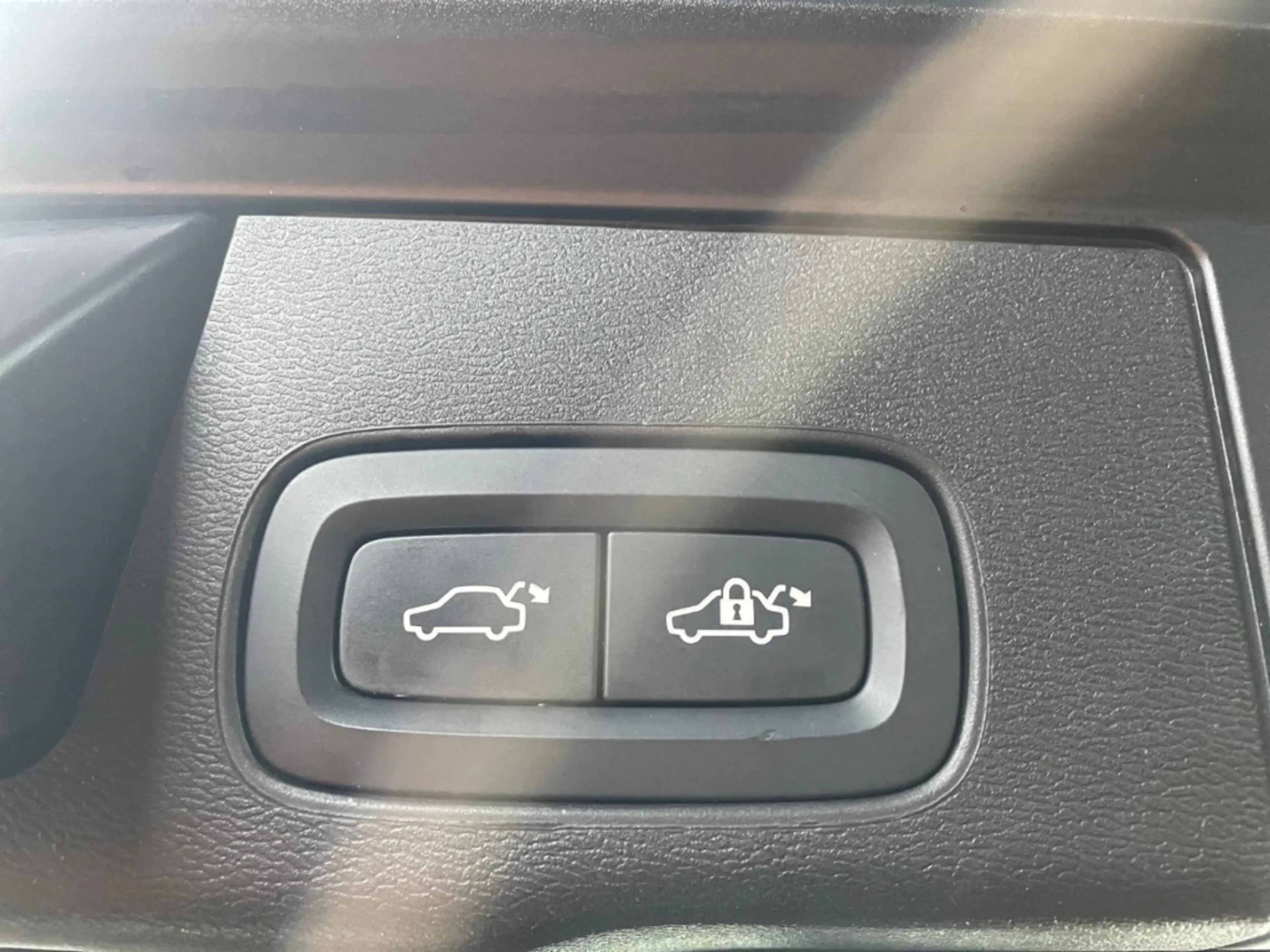 Volvo XC60 T6 AWD Plus Dark Pano 360Grad 21Zoll Head-Up — photo 15