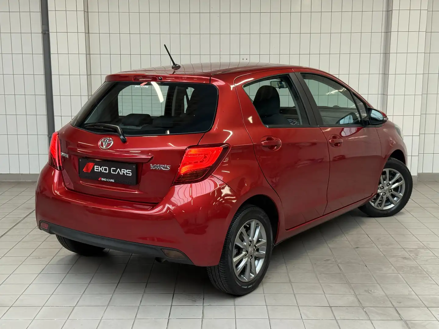 Toyota Yaris 1.33i VVT-i Dynamic - 1er Prop - 102.000 Km !!! crvena - 2