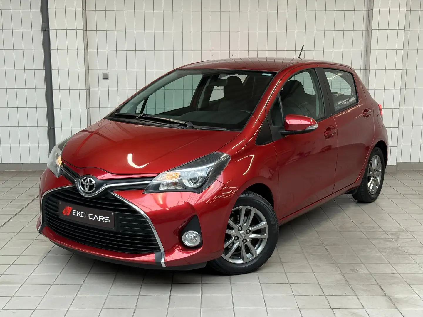 Toyota Yaris 1.33i VVT-i Dynamic - 1er Prop - 102.000 Km !!! crvena - 1