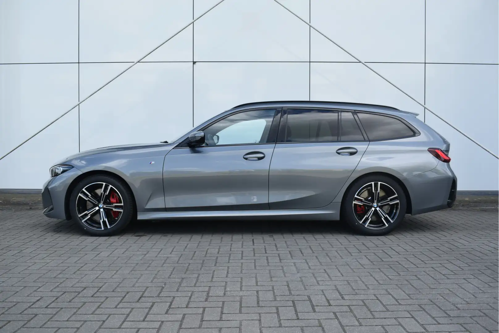 BMW 320 3 Serie Touring 320i M Sport Automaat / Panoramada Gris - 2