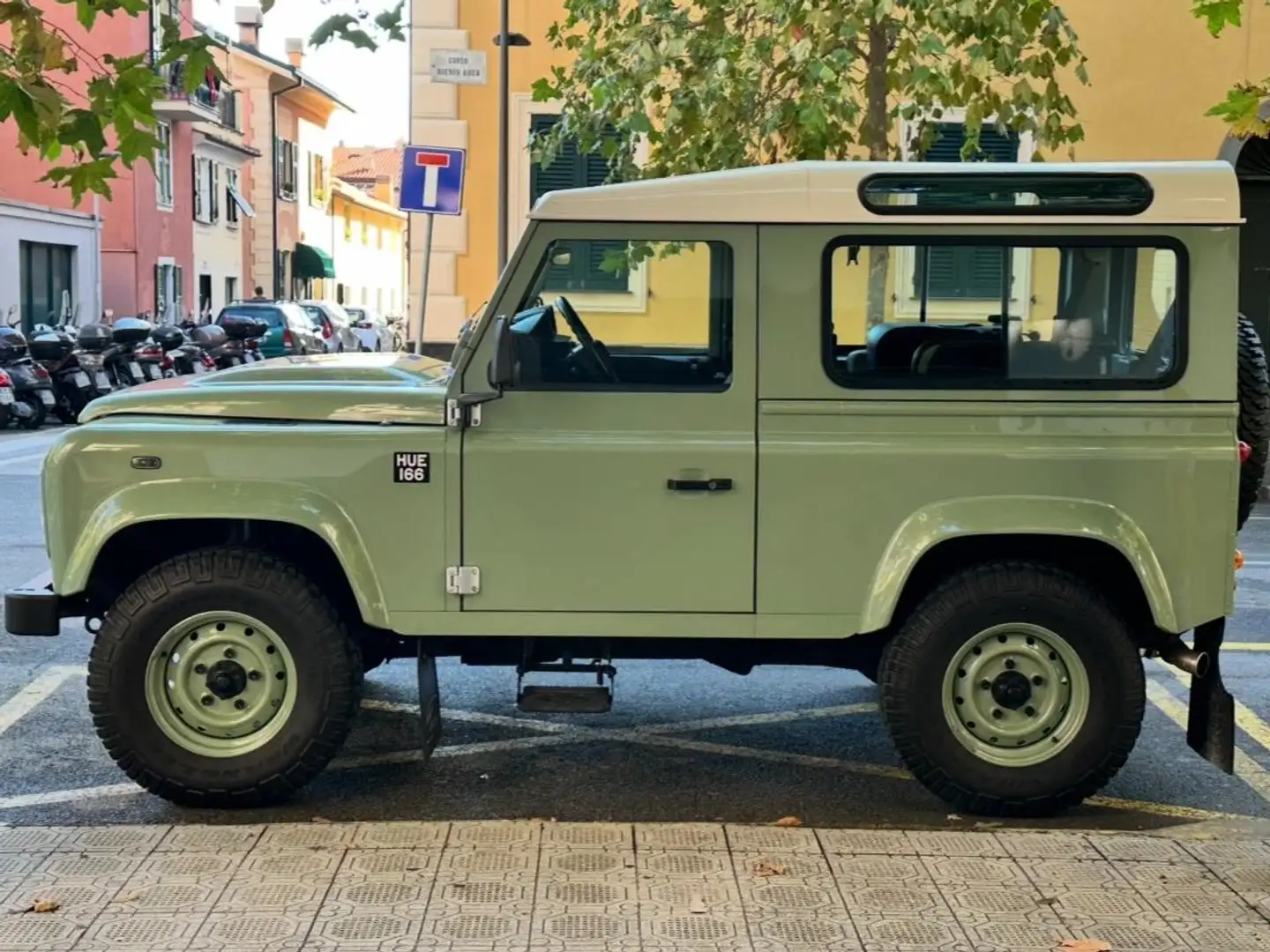 Land Rover Defender Defender 90 2.2 td Heritage edition SW - 2