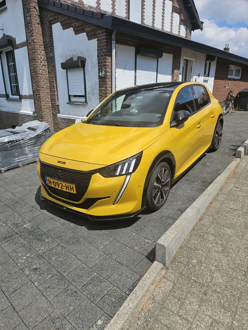 Peugeot 208 1.2 PureTech GT-Line Gold - 2
