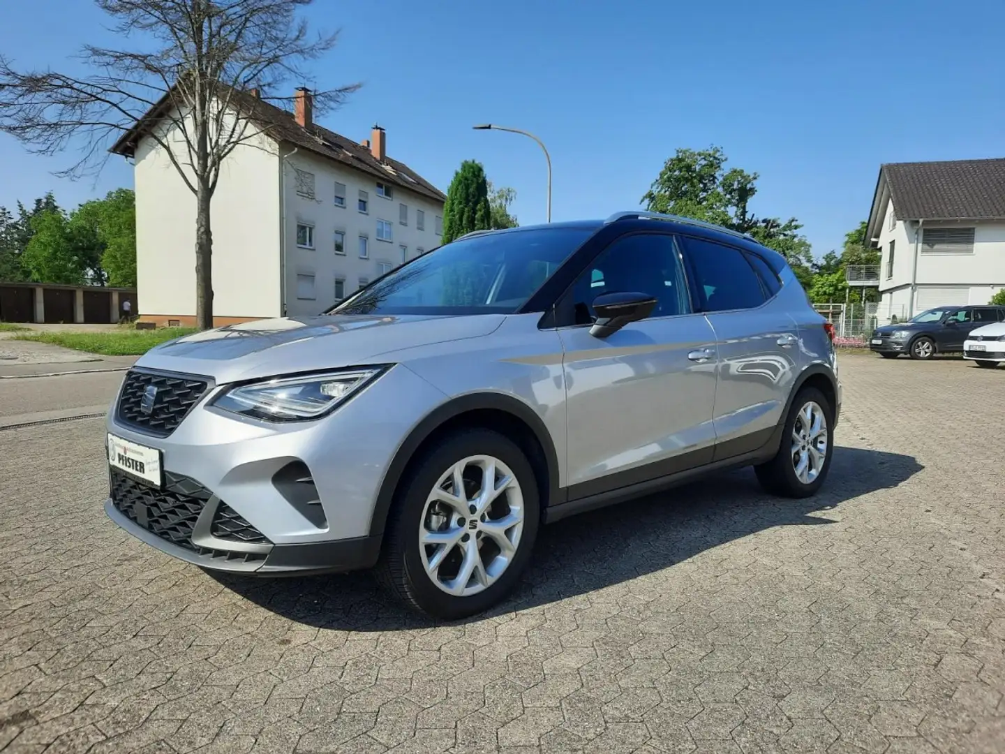 SEAT Arona FR 1.0TSI DSG LED Navi ACC Climatronic uvm Klima Silber - 2
