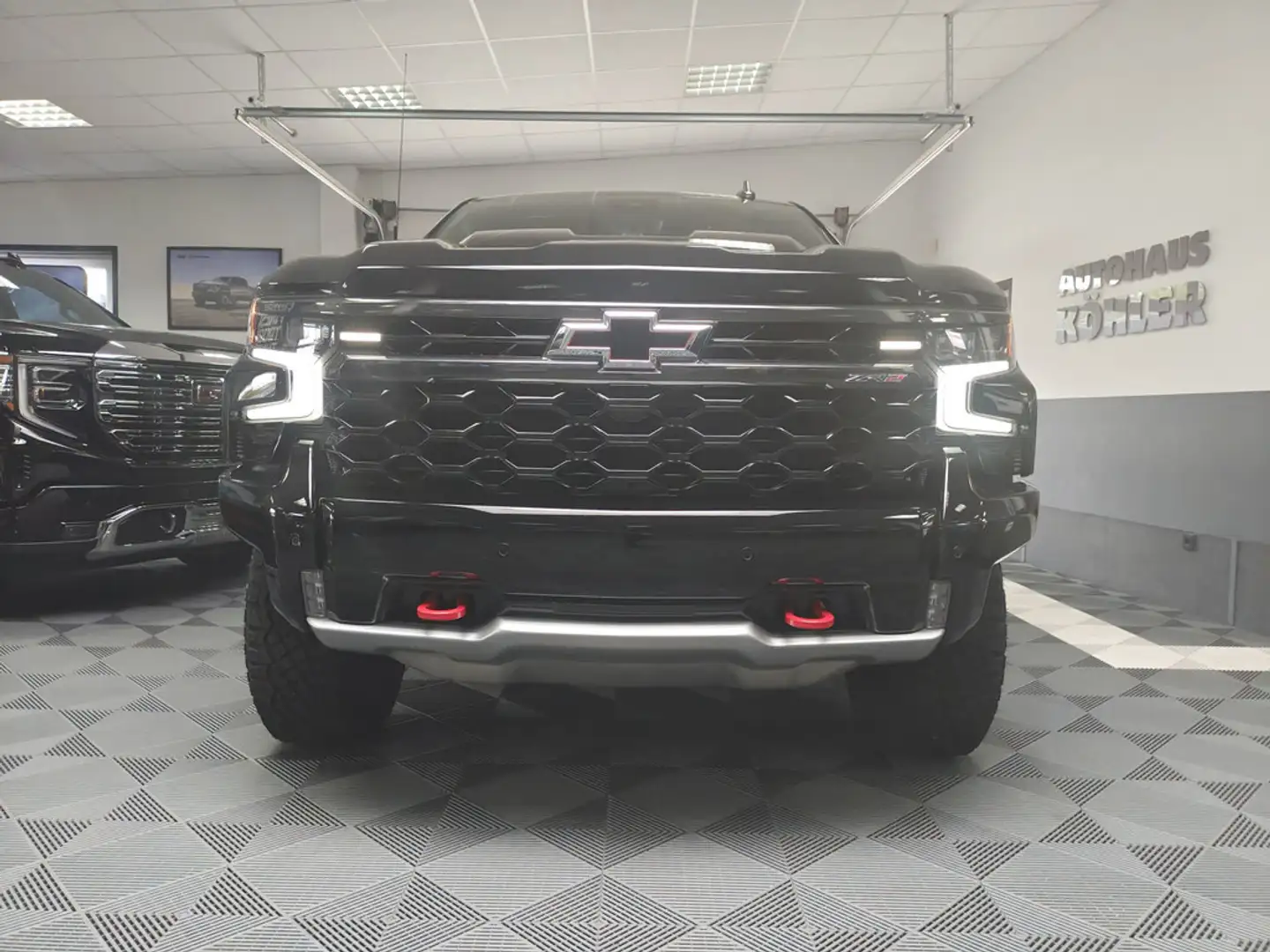 Chevrolet Silverado ZR2 4x4 6.2 V8 2025 LPG Offroad Schwarz - 2