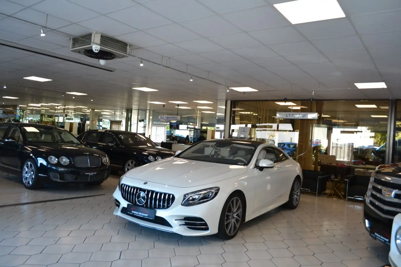 Mercedes-Benz S 560 S -Klasse Coupe S 560 4Matic Weiß - 2