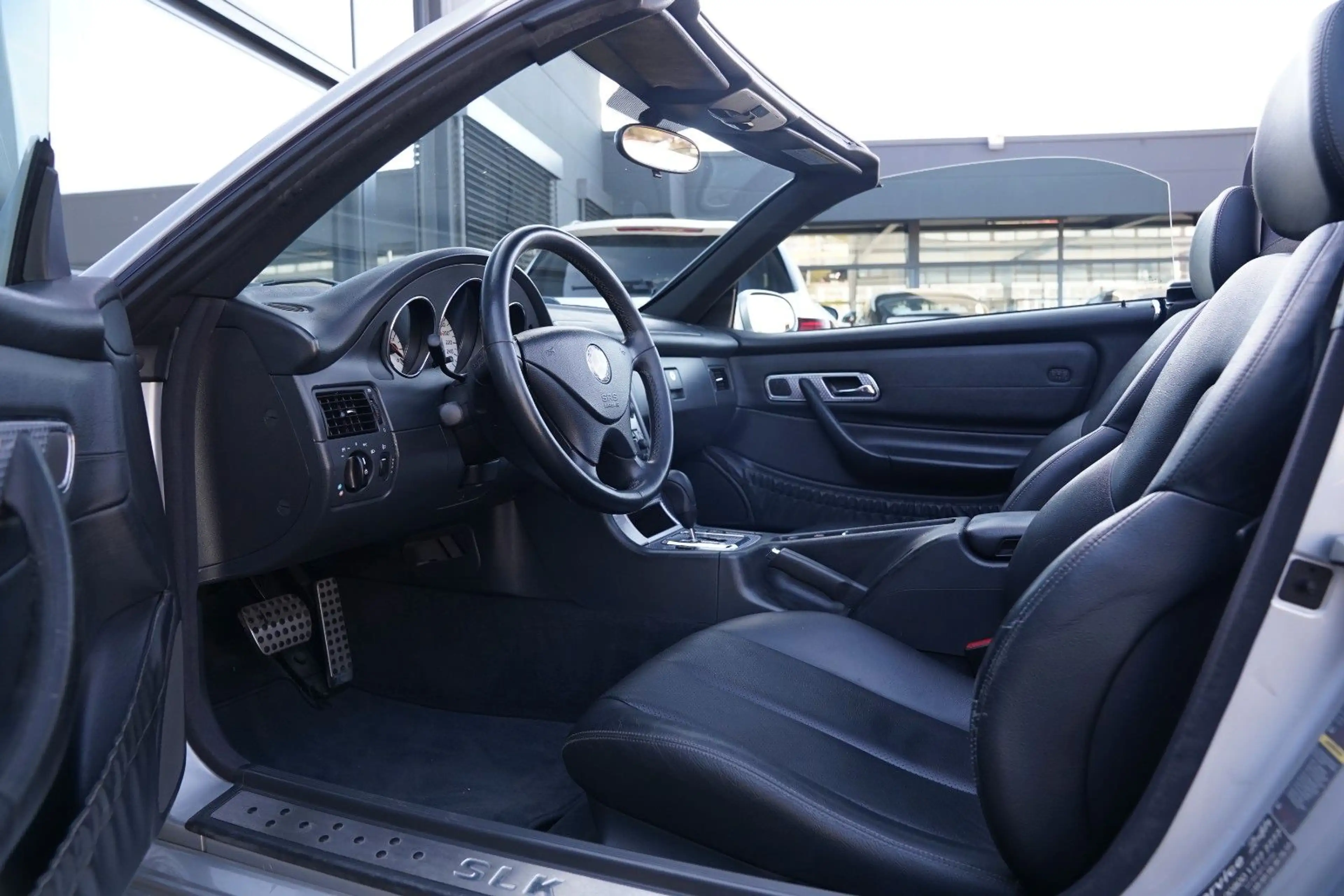 Mercedes-Benz SLK 200 KOMPRESSOR AMG Automatik-Leder-SitzHZG — photo 13