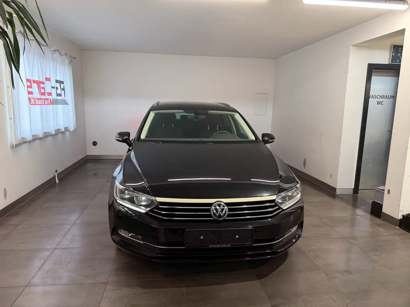 Volkswagen Passat Variant 2,0 TDI Comfortline NAVI LED ACC Schwarz - 1