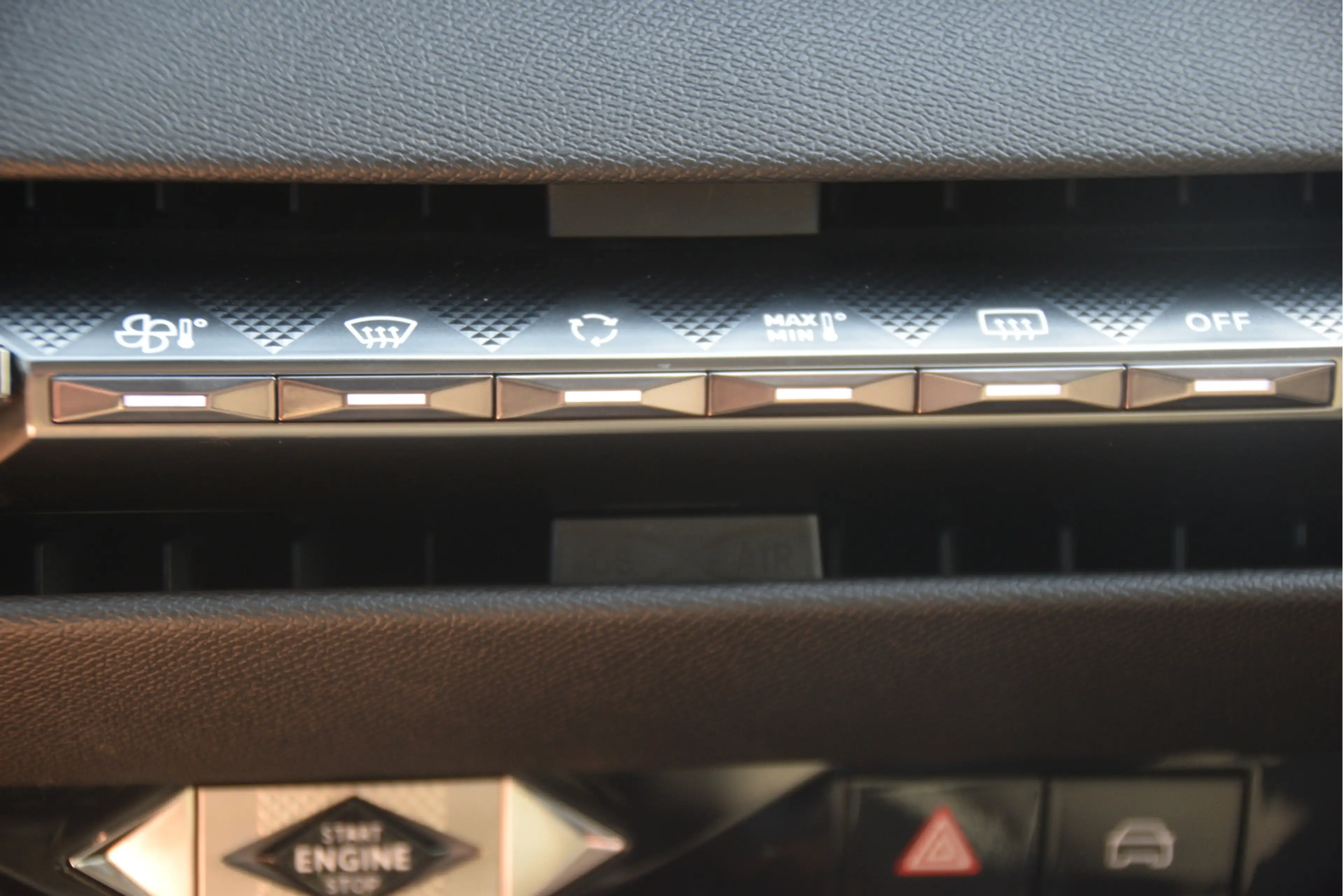DS Automobiles DS 4 1.2 PureTech Bastille Carplay | DAB | LMV | Keyles — photo 23