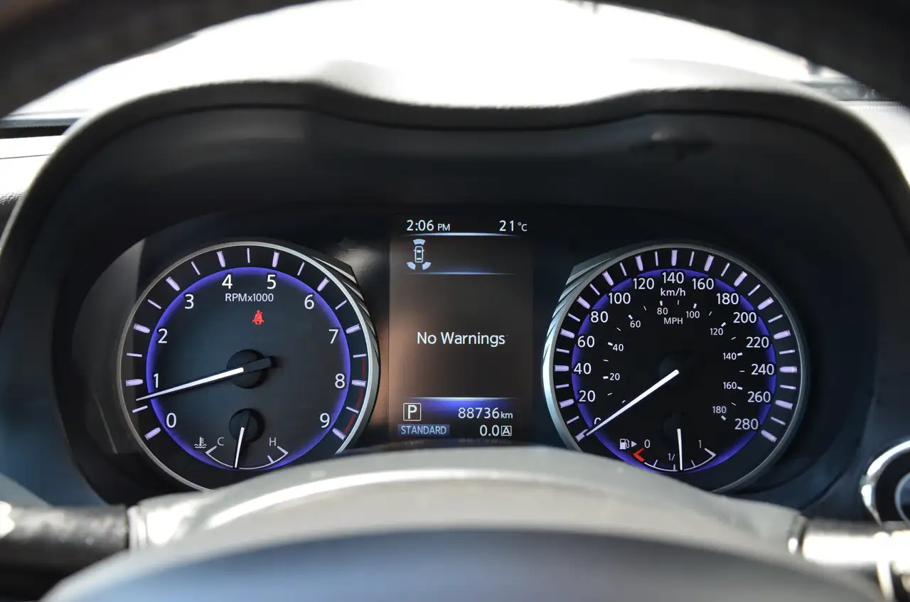 Infiniti Q50 снимка Infiniti Q50