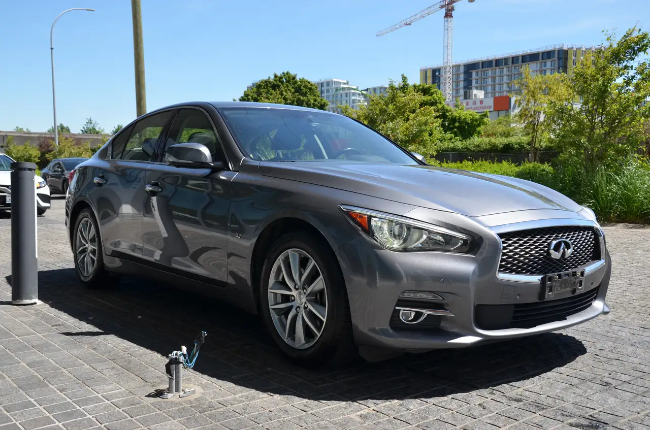 Infiniti Q50 снимка Infiniti Q50