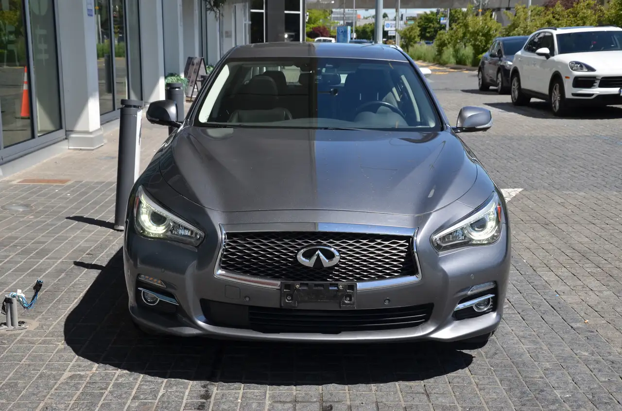 Infiniti Q50 снимка Infiniti Q50