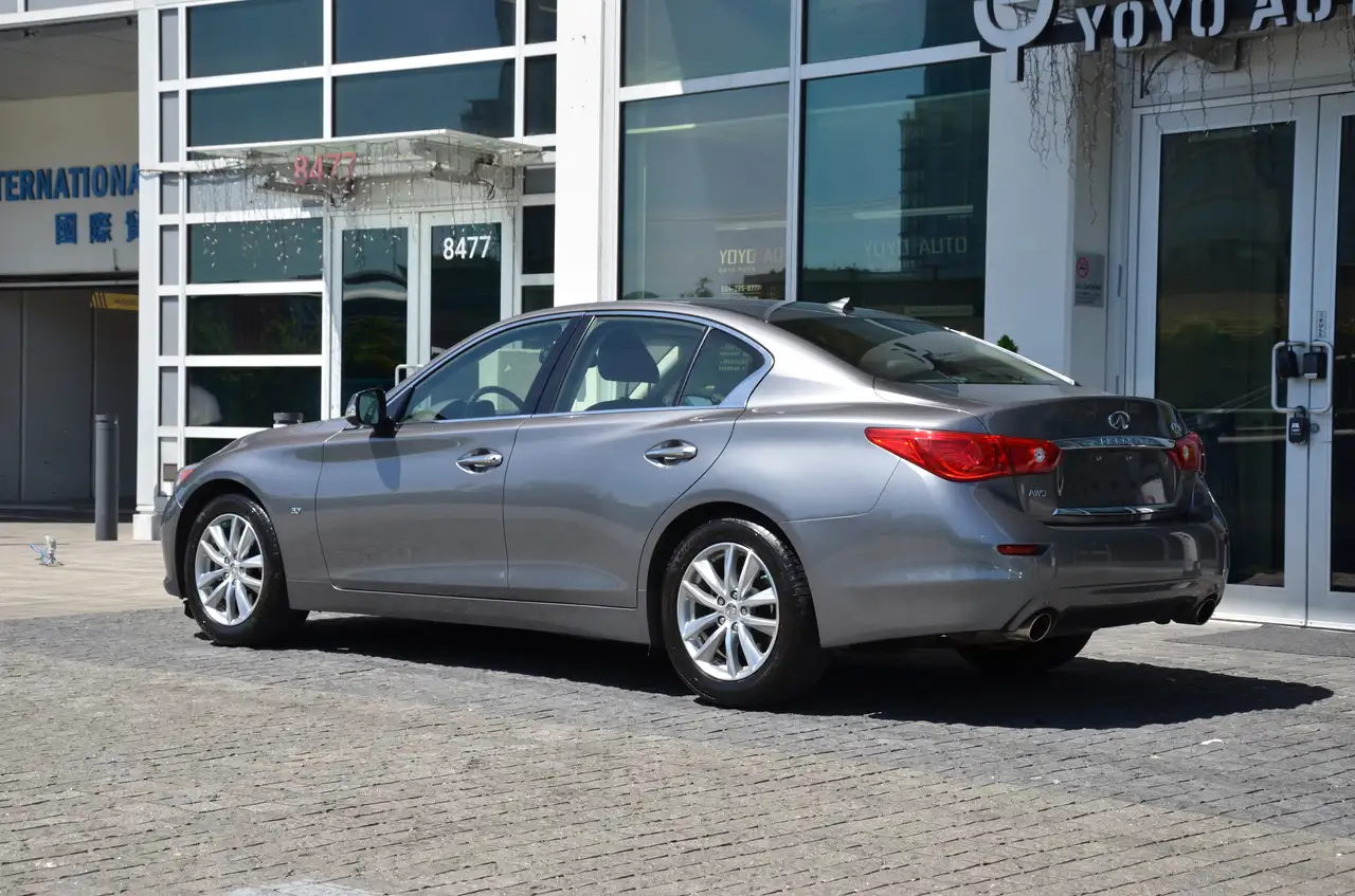 Infiniti Q50 снимка Infiniti Q50