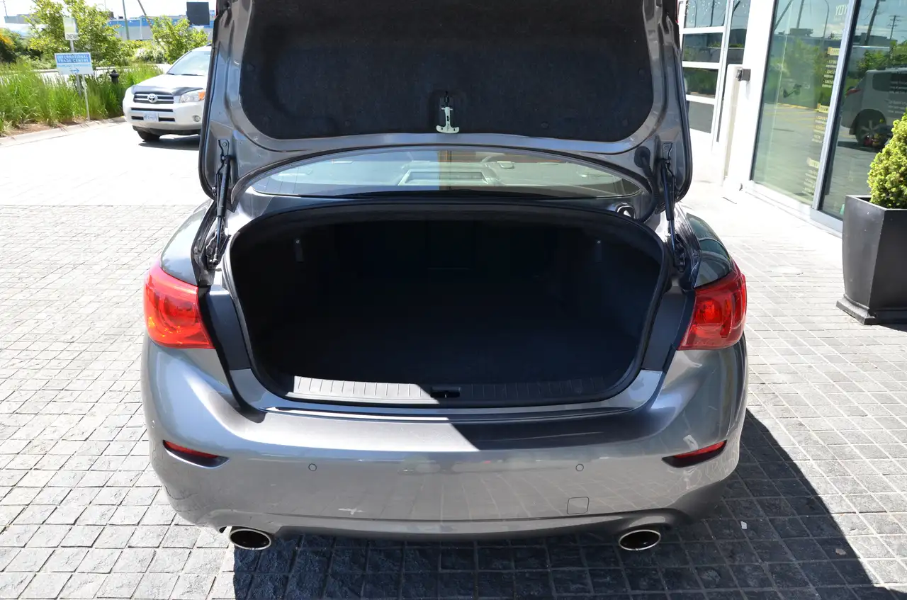 Infiniti Q50 снимка Infiniti Q50