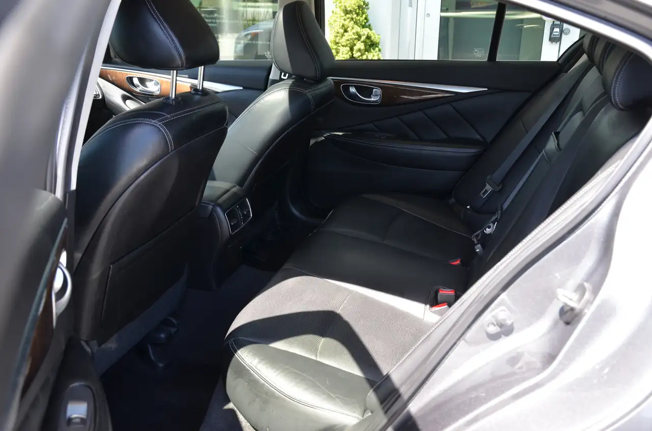 Infiniti Q50 снимка Infiniti Q50