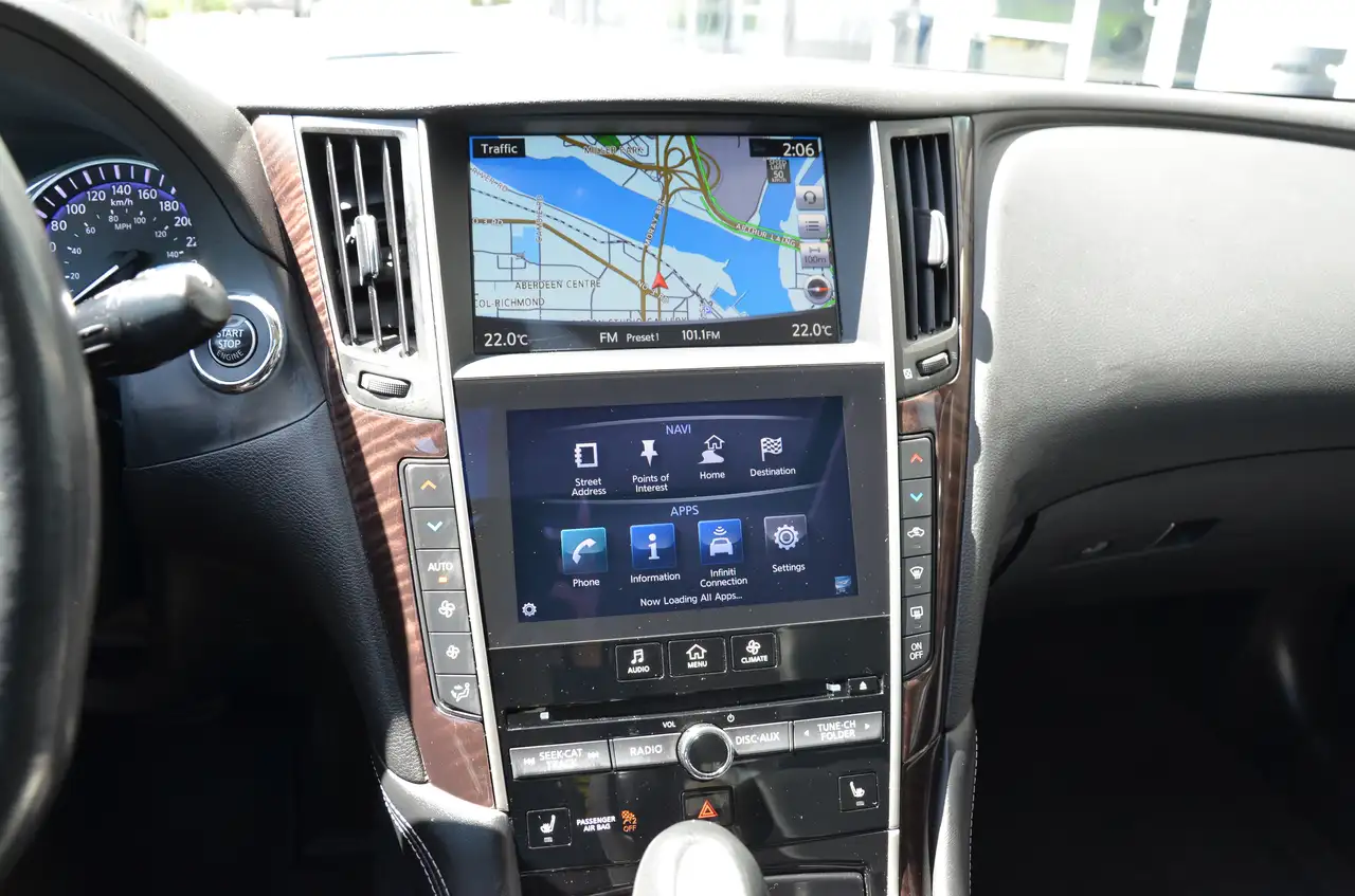 Infiniti Q50 снимка Infiniti Q50