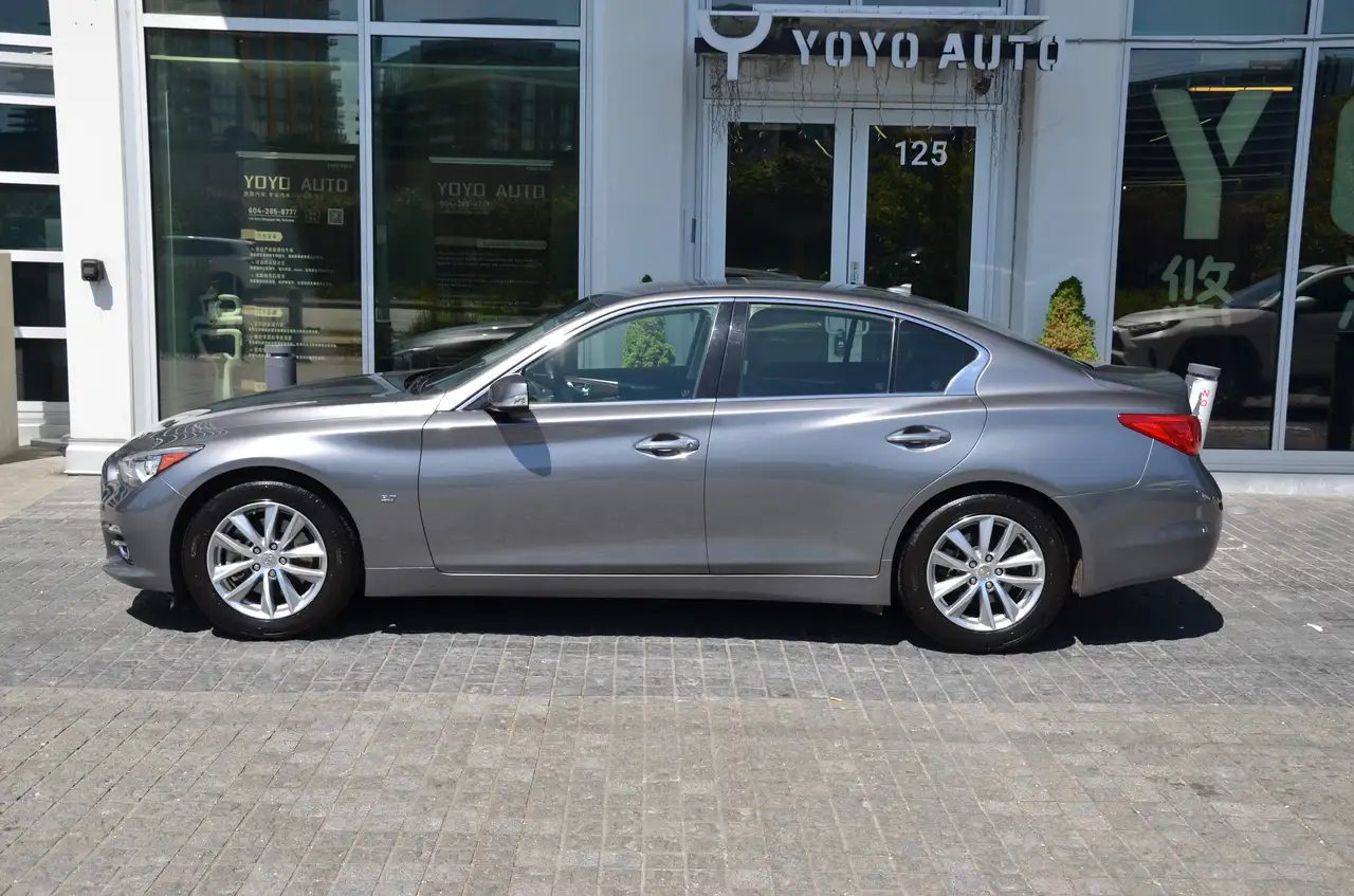 Infiniti Q50 снимка Infiniti Q50