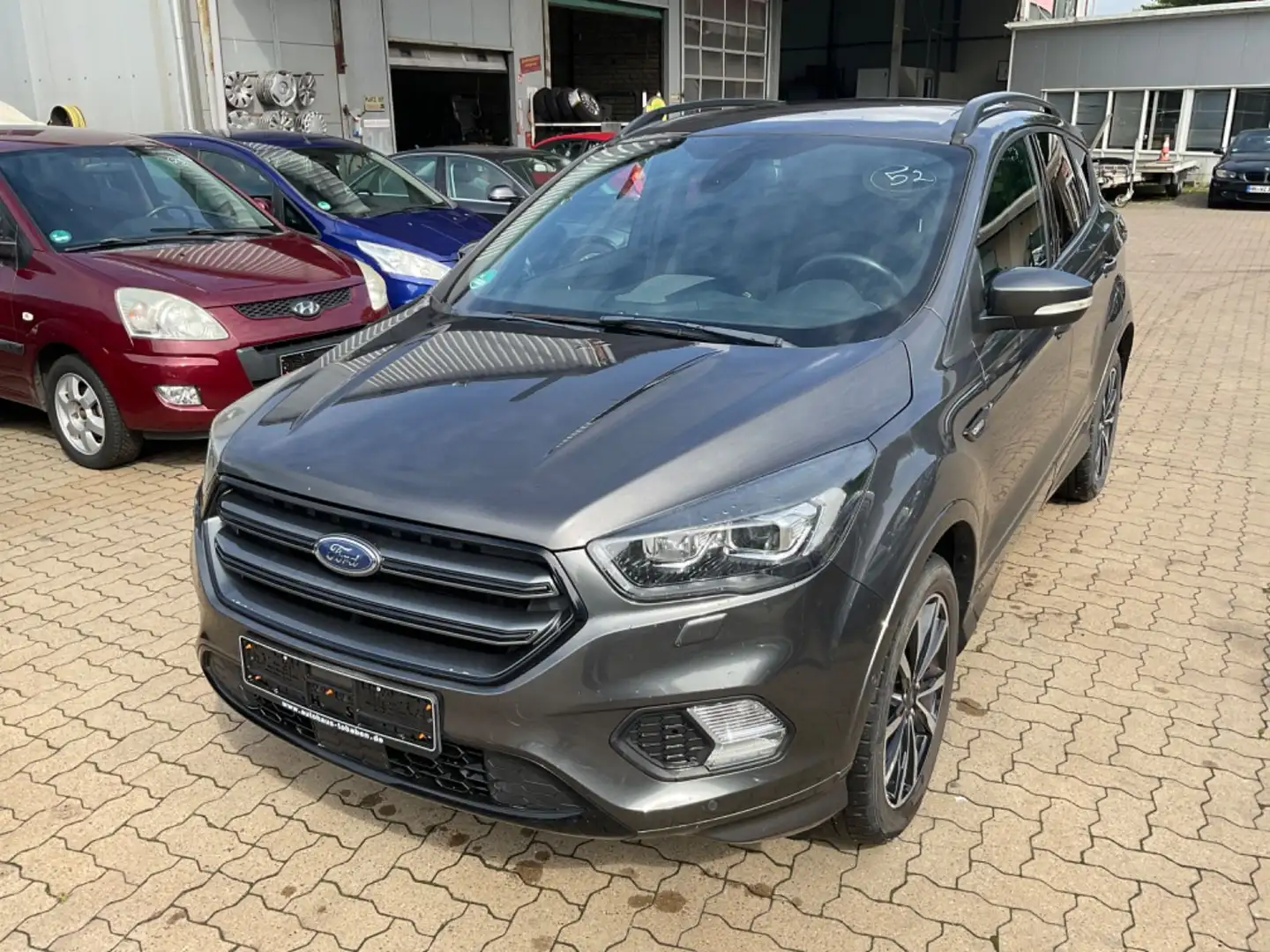 Ford Kuga ST-Line *TÜV 10.2025* *WENIG KM* Grau - 2