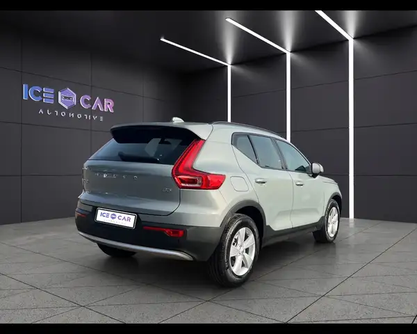 Volvo XC40 view 5