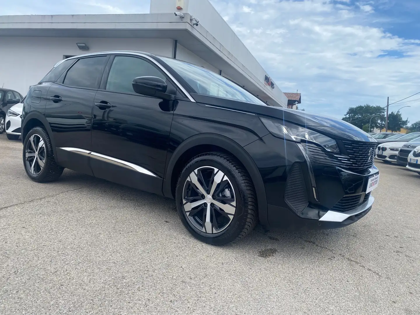 Peugeot 3008 3008 1.5 bluehdi Pack Allure EAT8 130cv Fekete - 1