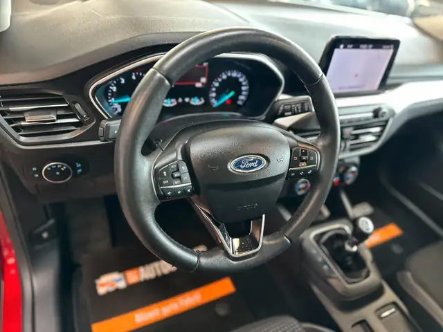 Ford Focus view 11
