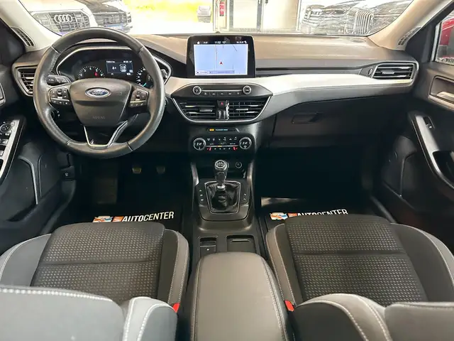 Ford Focus view 8