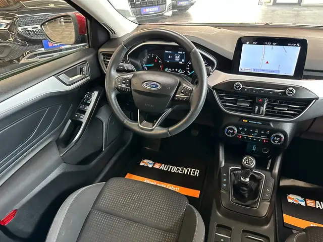 Ford Focus view 6
