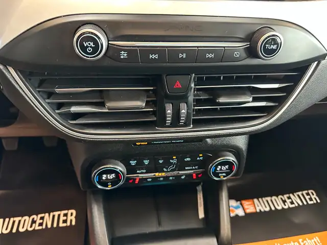 Ford Focus view 10