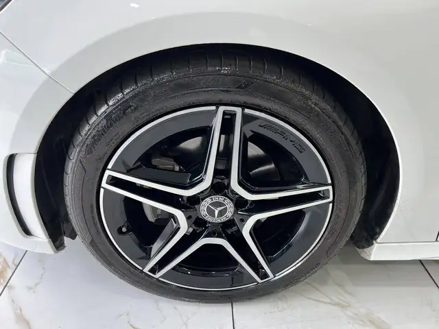 Mercedes-Benz B-Class view 9