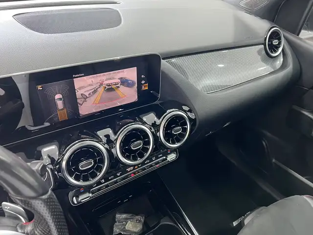 Mercedes-Benz B-Class view 12