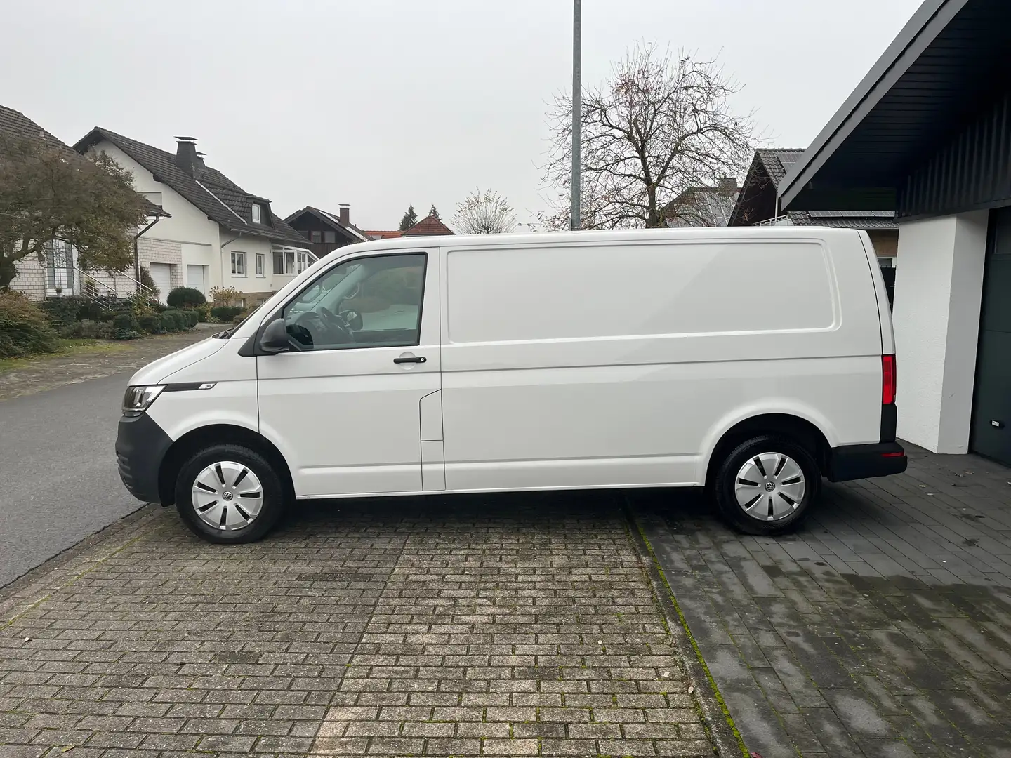 Volkswagen T6.1 Transporter Lang 150Ps PDC DAB Klima AHK 1.Hand 34TKM MwSt Weiß - 2