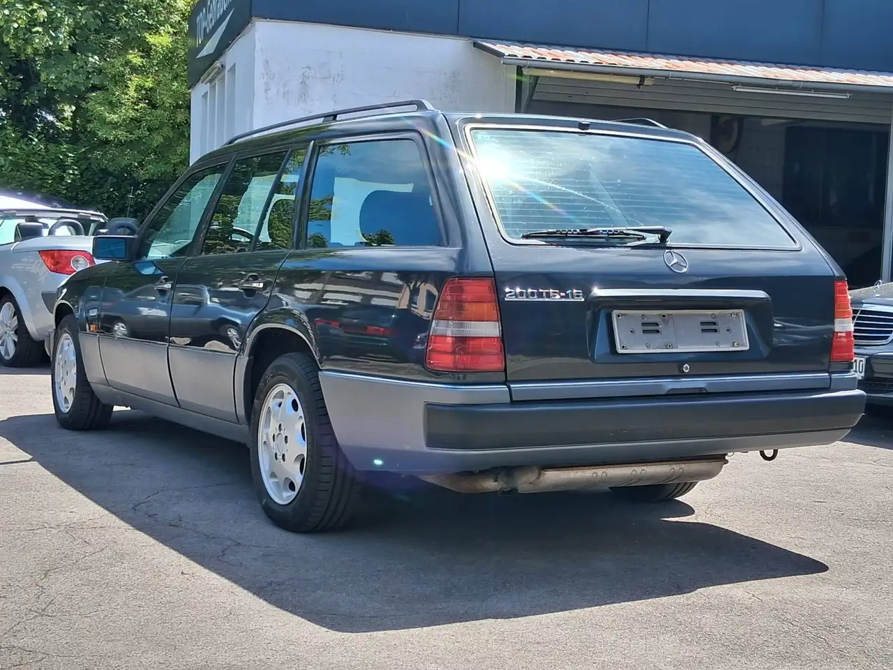 Mercedes-Benz 200 Bild 5