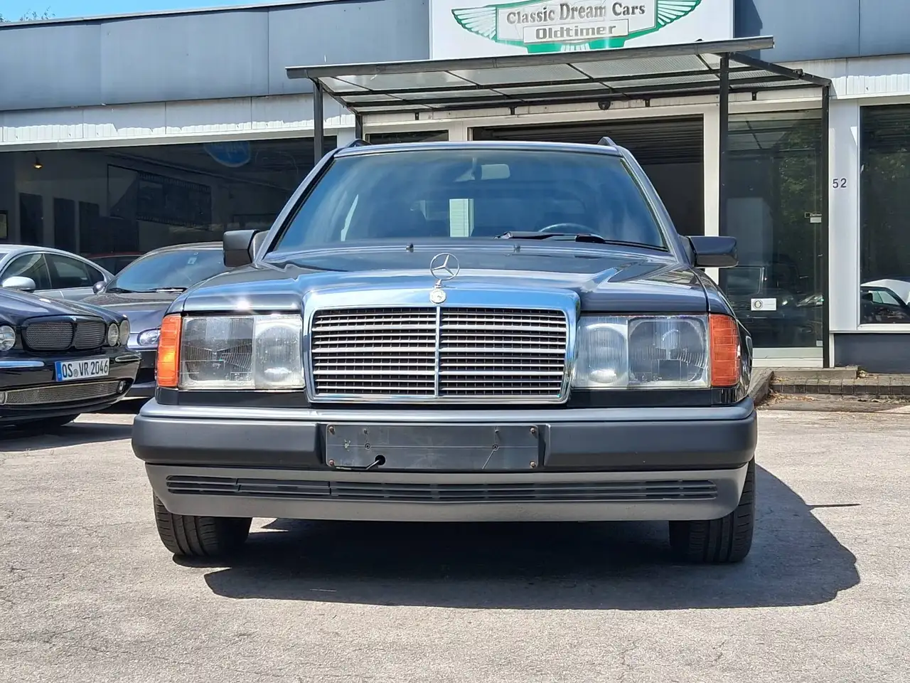 Mercedes-Benz 200 Bild 7