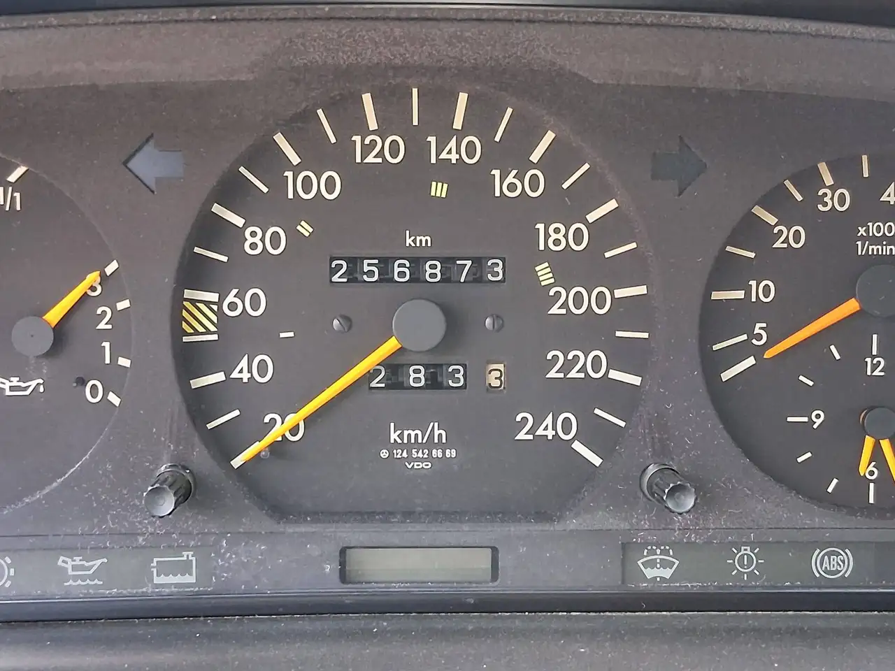 Mercedes-Benz 200 Bild 17